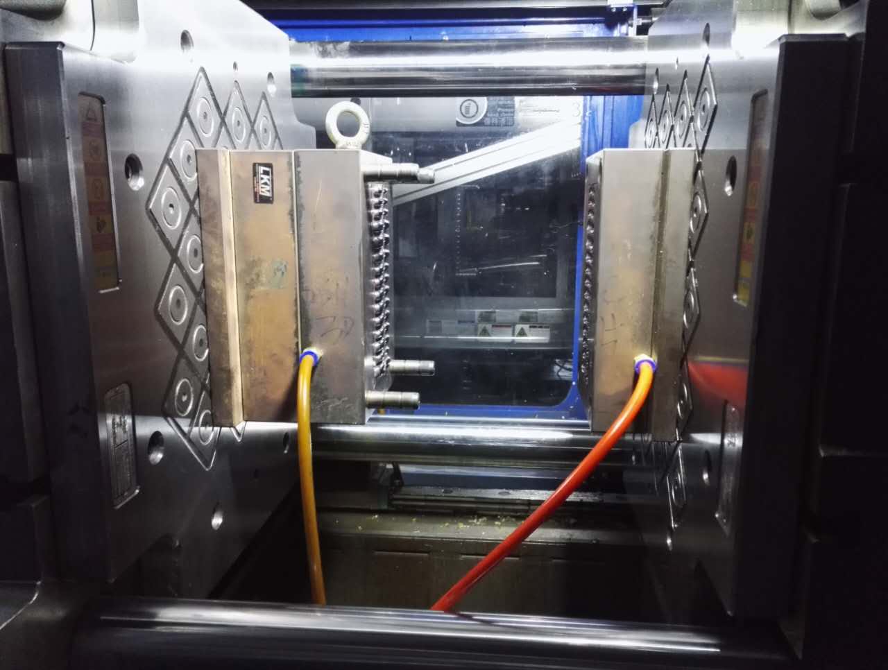 什么是注塑成型？-千豪磁電