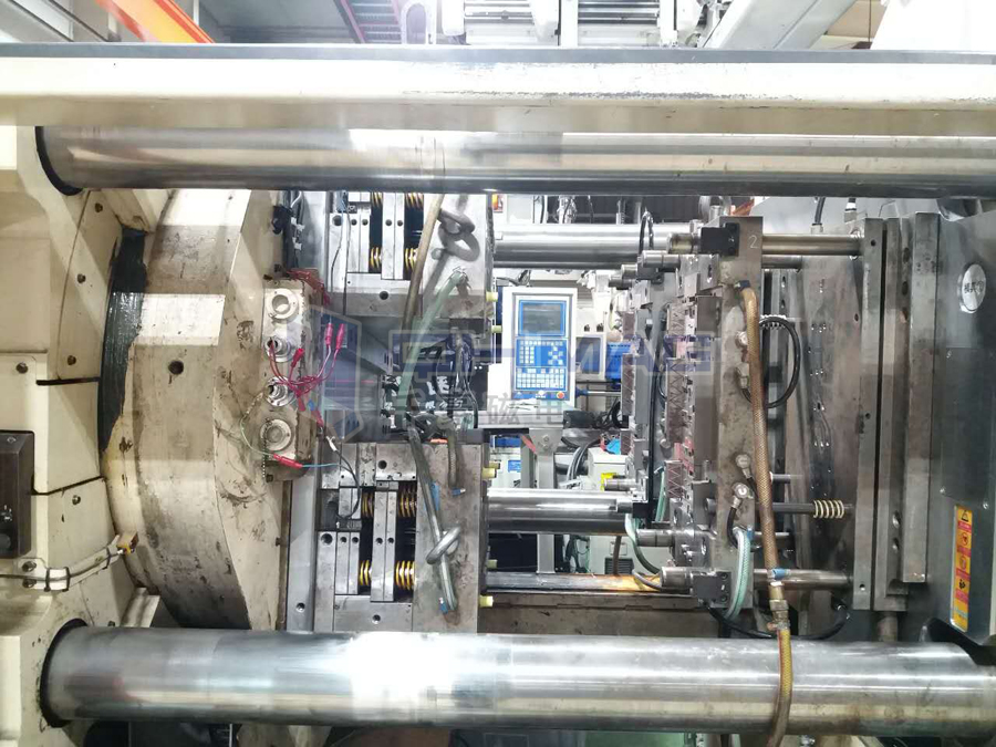 視頻-住友230T雙色注塑機(jī)磁力模板