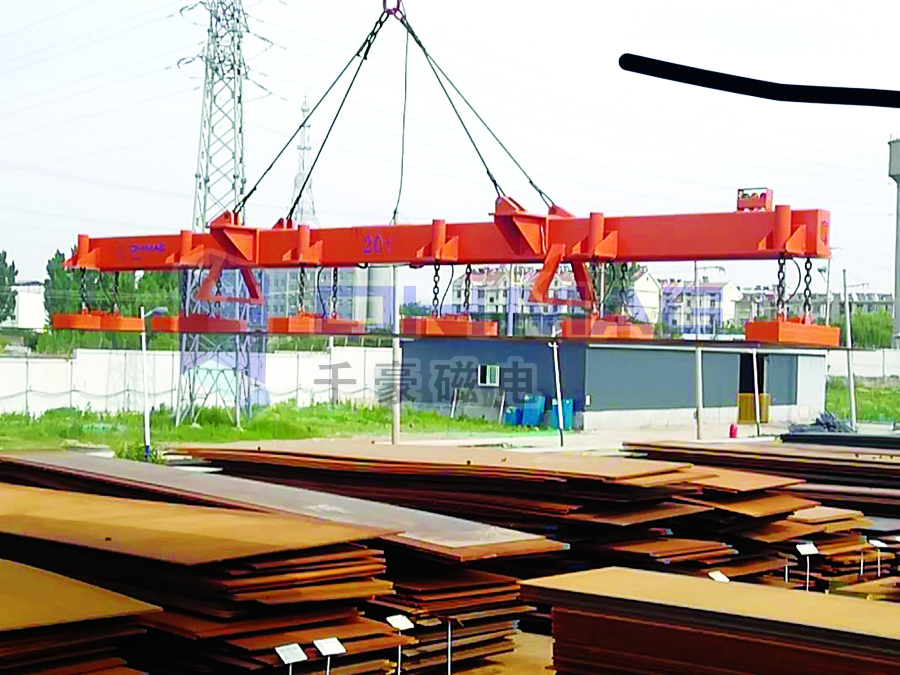 鋼板起重吊裝想要更安全？換上電永磁吊具吧！