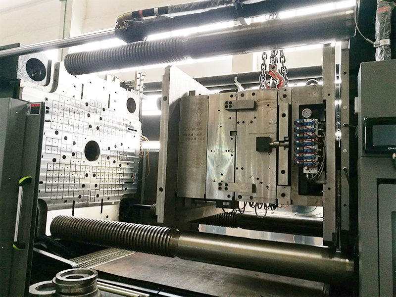 千豪磁力模板在注塑機(jī)上的應(yīng)用與優(yōu)勢(shì)分析